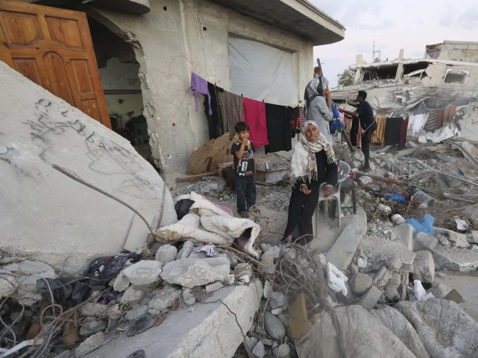 ‪آلة الحرب الإسرائيلية دمرت نحو عشرين ألف منزل بقطاع غزة كلياً أو جزئياً‬ (رويترز)
