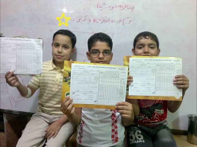 طلاب من المدرسة الدمشقية في مخيم اليرموك