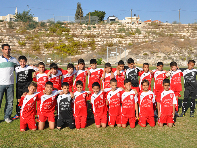 ‪فريق أشبال الوحدة جت هو الوحيد من فلسطينيي 48 الذي بقيت فرقه تلعب قبالة فرق إسرائيلية‬ (الجزيرة)
