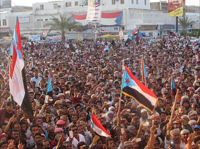 الآلاف استمعوا لكلمة الجفري في ساحة الاعتصام بعدن الجزيرة نت