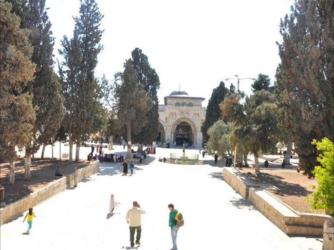 صورة 6 إسرائيل ومنذ احتلال القدس عمدت على إحداث تغييرات على المقدسات والأقصى والبلدة القديمة، حيث أعلنت عن ساحة الحرم حديقة عامة للسياحة، القدس المحتلة شهر أكتوبر – تشرين الأول 2014.