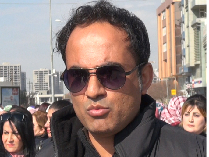 مكوين أحمد: أصوات التنديد في المظاهرة هي حق من حقوق الموظفين (الجزيرة نت)