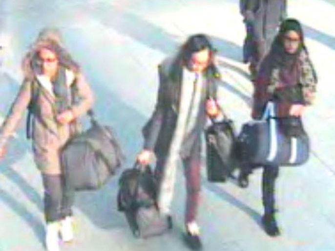 British teenage girls Amira Abase, Kadiza Sultana and Shamima Begun (L-R) walk through Gatwick airport before they boarded a flight to Turkey on February 17, 2015, in this still handout image taken from CCTV and released by the Metropolitan Police on February 22, 2015. British police launched an appeal on February 20, 2015 to trace the three London schoolgirls who are believed to be making their way to Syria, having flown to Turkey earlier this week. The three friends, two aged 15 and one 16, left their east London homes on Tuesday and travelled to Gatwick airport where they caught a Turkish Airlines flight to Istanbul without telling their families. Police said they were working with Turkish authorities to try to find the girls and bring them home. REUTERS/Metropolitan Police/Handout via Reuters (BRITAIN - Tags: CRIME LAW POLITICS SOCIETY TPX IMAGES OF THE DAY) ATTENTION EDITORS - THIS PICTURE WAS PROVIDED BY A THIRD PARTY. REUTERS IS UNABLE TO INDEPENDENTLY VERIFY THE AUTHENTICITY, CONTENT, LOCATION OR DATE OF THIS IMAGE. NO SALES. NO ARCHIVES. FOR EDITORIAL USE ONLY. NOT FOR SALE FOR MARKETING OR ADVERTISING CAMPAIGNS. QUALITY FROM SOURCE. THIS PICTURE IS DISTRIBUTED EXACTLY AS RECEIVED BY REUTERS, AS A SERVICE TO CLIENTS