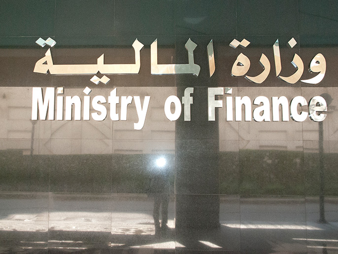 الفجوة التمويلية بالموازنة المصرية تصل إلى ثلاثين مليار دولار (الجزيرة نت)