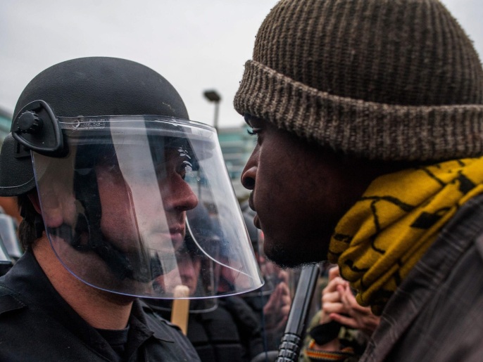 بالتيمور تشهد مظاهرات يومية منذ وفاة غراي، بعضها يتحول إلى العنف (الأوروبية)