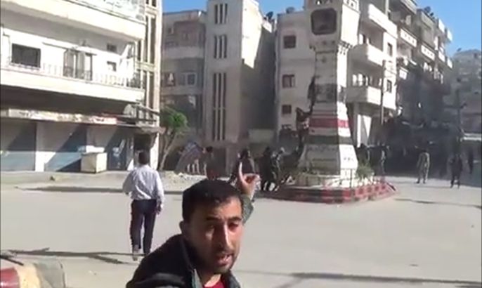قوات المعارضة داخل جسر الشغور بعد فرار عناصر النظام