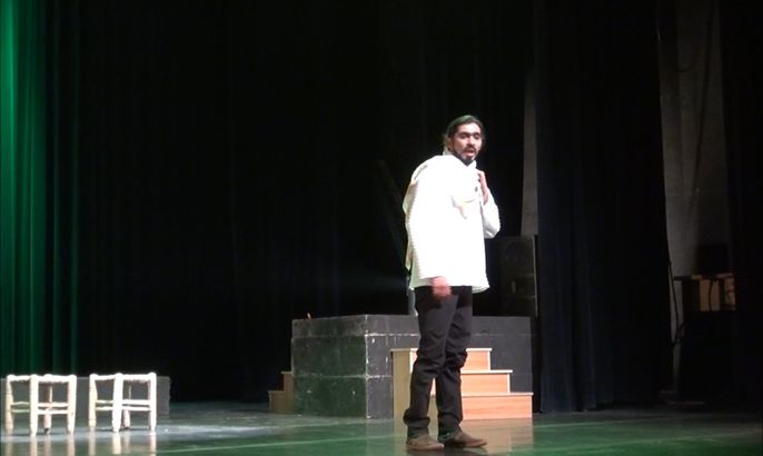 "مولانا".. مسرحية بممثل واحد يروي الحكاية