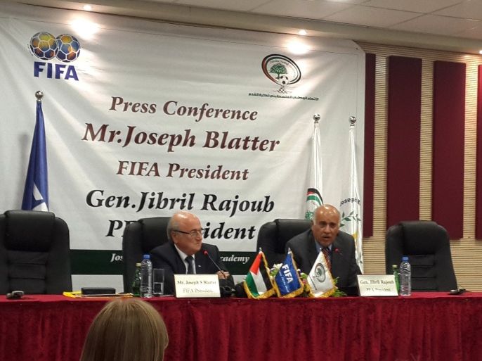 رئيس الاتحاد الفلسطيني لكرة القدم جبريل الرجوب خلال مؤتمر صحفي