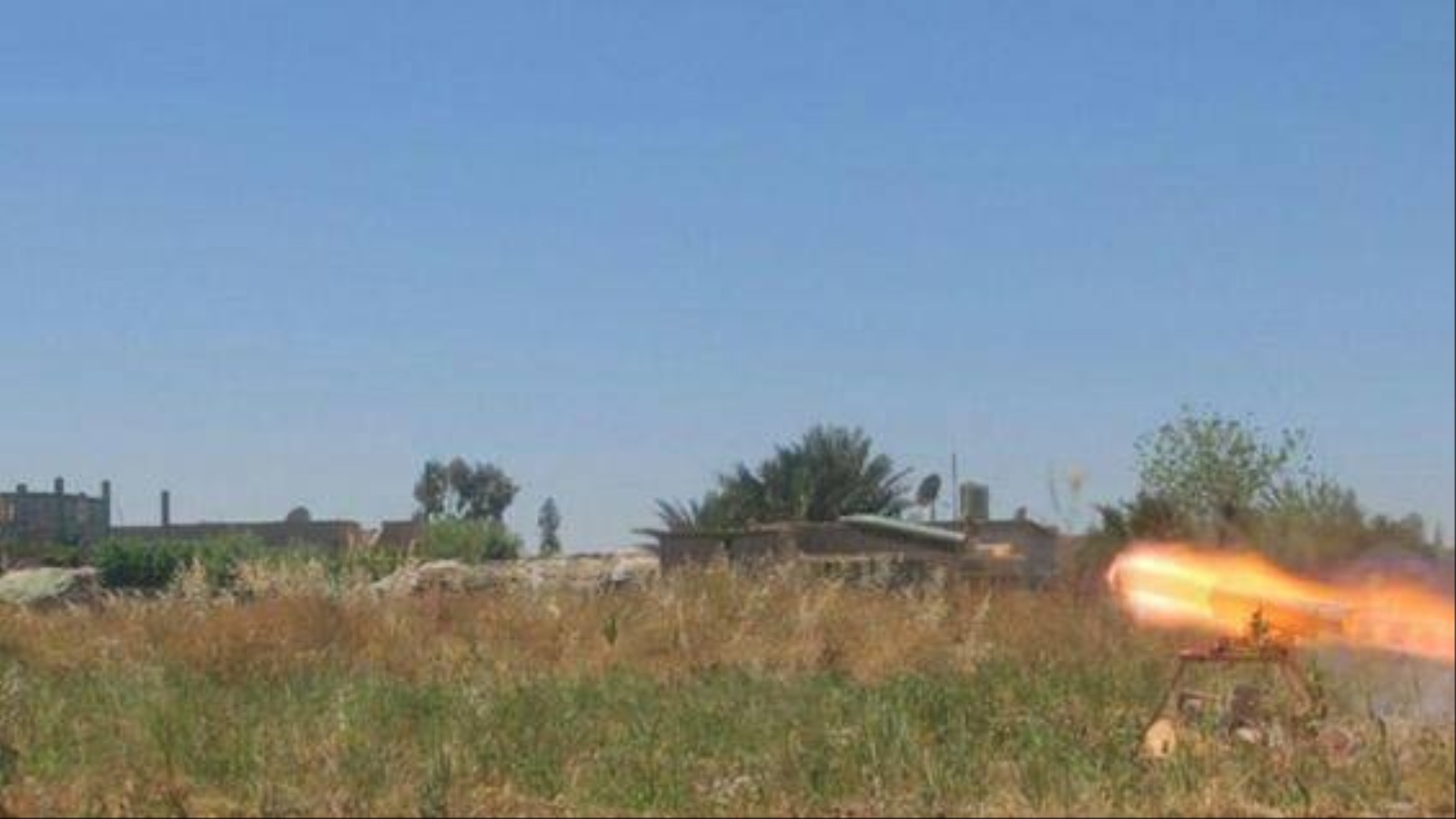 ‪تنظيم الدولة نشر صورا تظهر جانبا من المعارك في دير الزور‬ تنظيم الدولة نشر صورا تظهر جانبا من المعارك في دير الزور