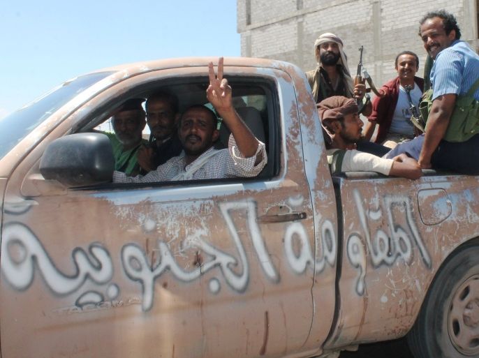 SO06 - Aden, -, YEMEN : Yemeni members of the southern separatist movement, allied to fugitive President Abedrabbo Mansour Hadi, drive a vehicle near the International airport in the port city of Aden, as battles against Shiite Huthi rebels continue, on May 2, 2015. UN Secretary-General Ban Ki-moon has warned that fuel shortages could bring all relief operations to a halt "within days," echoing alarm from the International Red Cross and other embattled aid agencies. AFP PHOTO / SALEH AL-OBEIDI