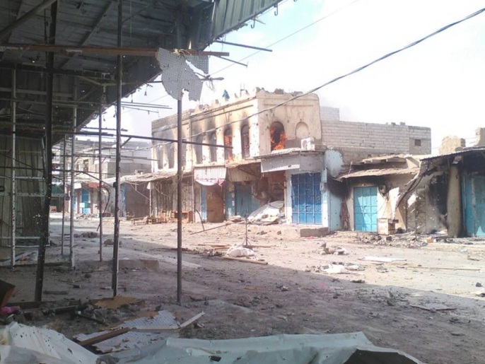 ‪المعارك بين الحوثيين والمقاومة حولت الحوطة إلى مدينة أشباح‬ (الجزيرة-أرشيف)