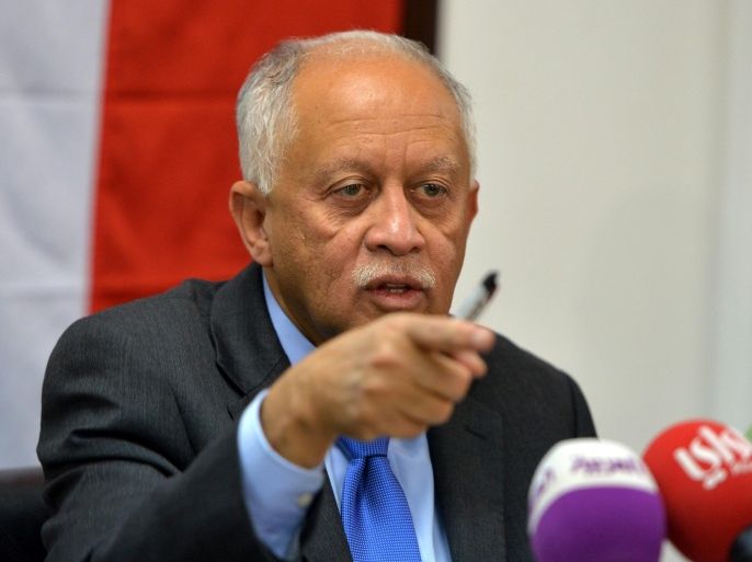 Yemeni Foreign Minister Riyad Yassin speaks during a press conference at the Yemeni embassy, in Kuwait City, Kuwait, 20 April 2015. Yassin on 20 April dismissed an Iranian offer to mediate in the Yemeni crisis. Saudi Arabia and eight fellow Sunni Arab countries launched an air campaign in late March in Yemen against the Shiite Houthi rebels, widely believed to be backed by Shiite Iran. Saudi Arabia has rejected several calls by Tehran for an end to the Yemen campaign.