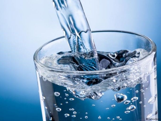 هل المياه المعدنية أفضل من ماء الصنبور النقي؟
