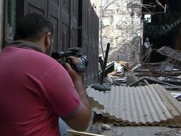 ‪سوريا عرفت انتشارا لظاهرة الإعلاميين الجدد الناشطين عبر شبكات التواصل‬ (الجزيرة)