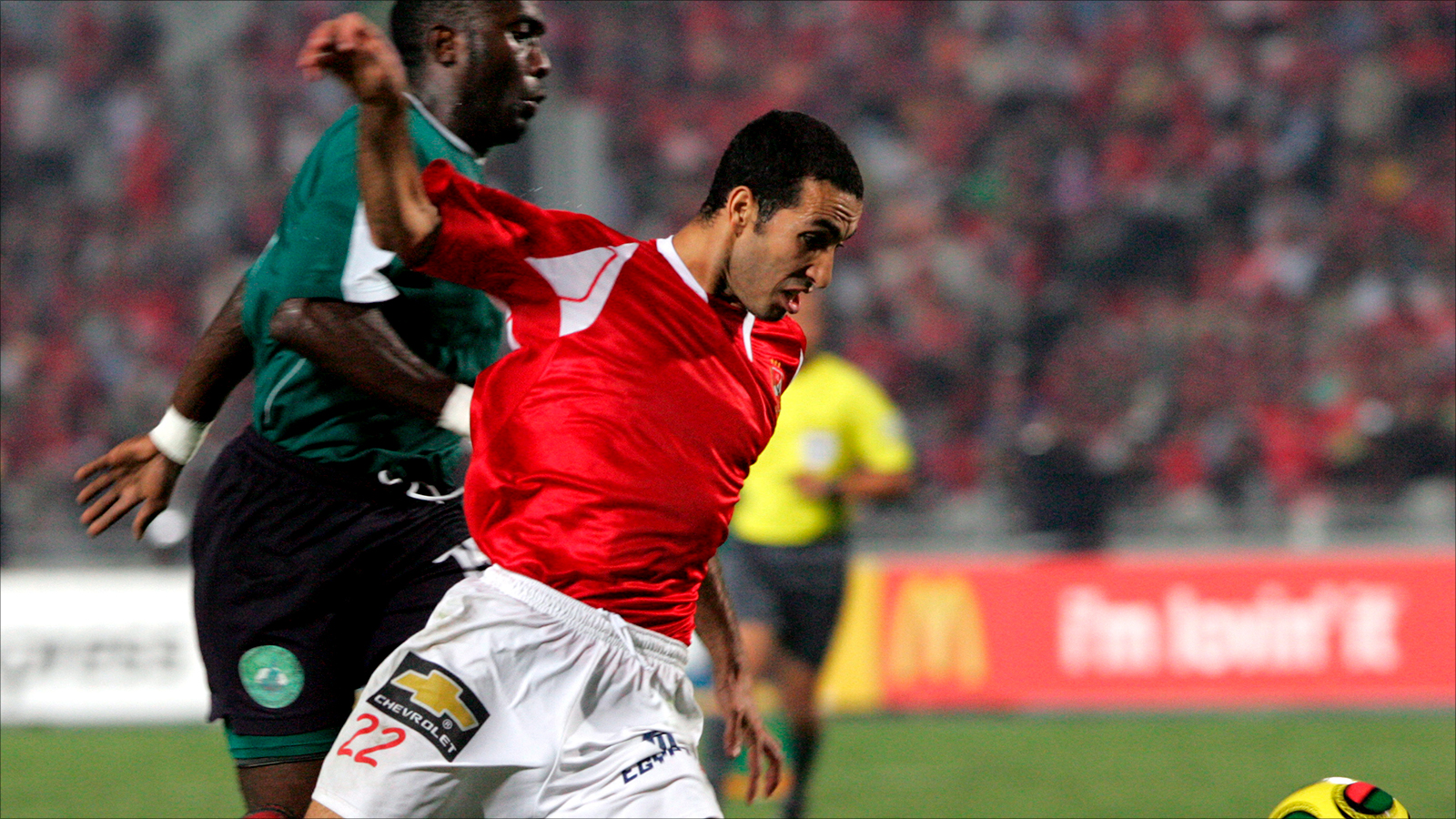 ‪أبو تريكة قاد منتخب مصر للفوز بكأس أمم أفريقيا عام 2008 بالقاهرة‬ (الأوروبية)