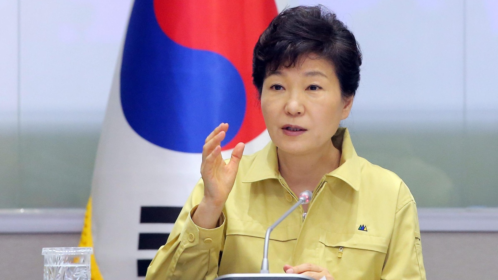 ‪رئيسة كوريا الجنوبية بارك كون هيه أكدت أن الدولة ستبذل أقصى جهد للحد من تفشي كورونا‬  (الأوروبية)