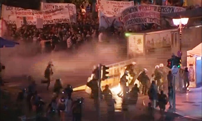 اشتباكات مع الشرطة اليونانية احتجاجا على خطة الإنقاذ