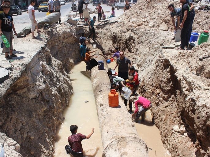 سوريا - مدينة حلب - يوليو/ 2015 - جانب من أوجه ازمة انقطاع المياه