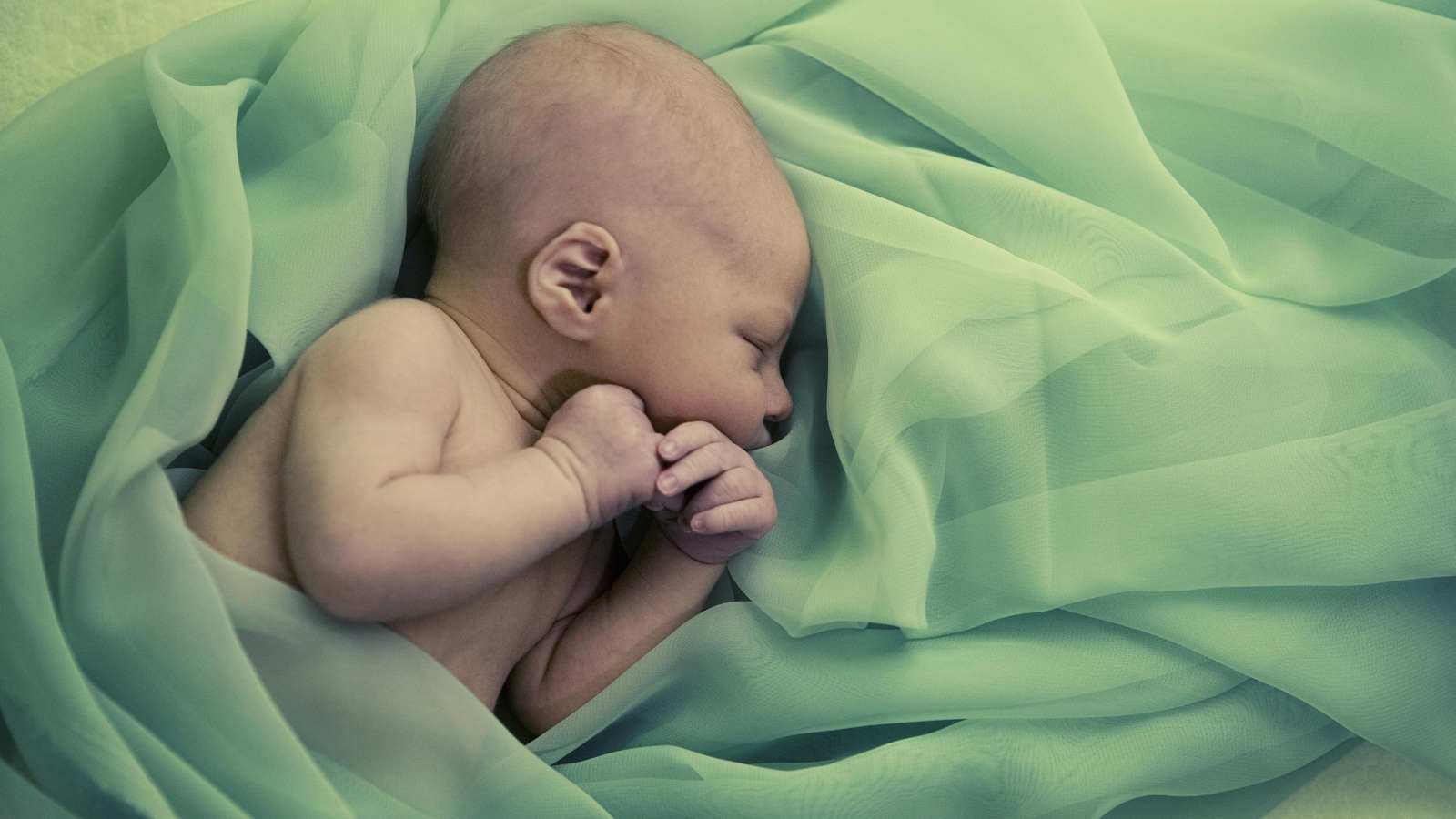 ‪الولادة القيصرية ترفع حتى نسبة 120% احتمالية تعرض الطفل المولود لمشاكل في الجهاز ‫التنفسي، وتضاعف خطر وفاة الأم ثلاث مرات‬ (الألمانية)