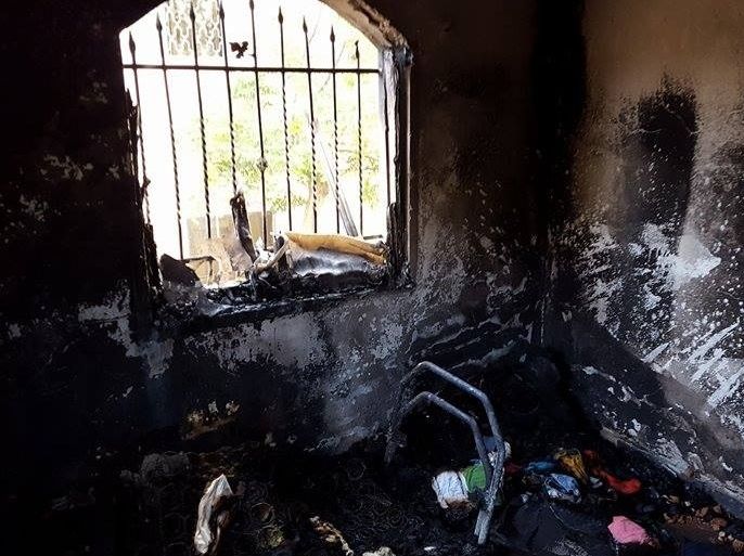 إحدى غرف منزل منور دوابشة وقد أتت النيران على محتوياتها