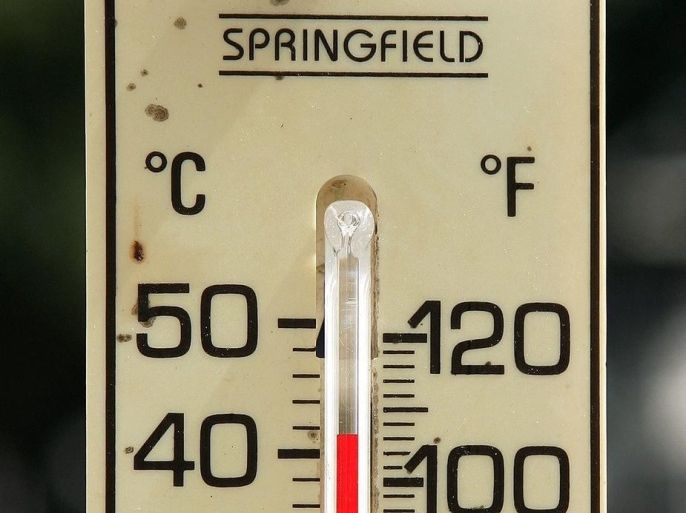 DES PLAINES, IL - JULY 24: A thermometer registers 106 degrees in the sun outside a window of a home July 24, 2005 in Des Plaines, Illinois. Extreme hot weather has hit several parts of the nation with highs over 100 degrees predicted in the Chicago area.