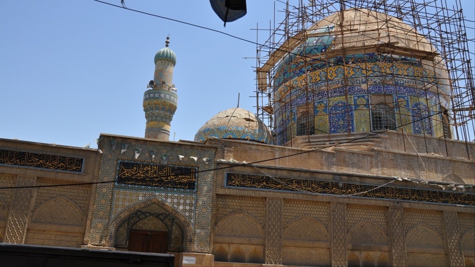 ‪جانب من أعمال الترميم بجامع الحيدر خانة في بغداد‬ (الجزيرة نت)