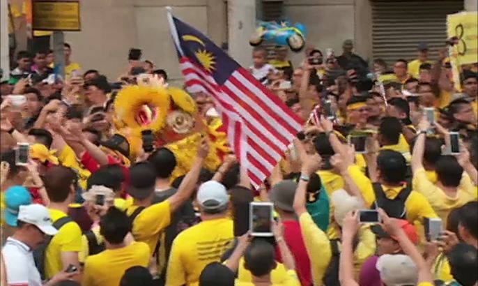 متظاهرون يطالبون باستقالة الحكومة الماليزية