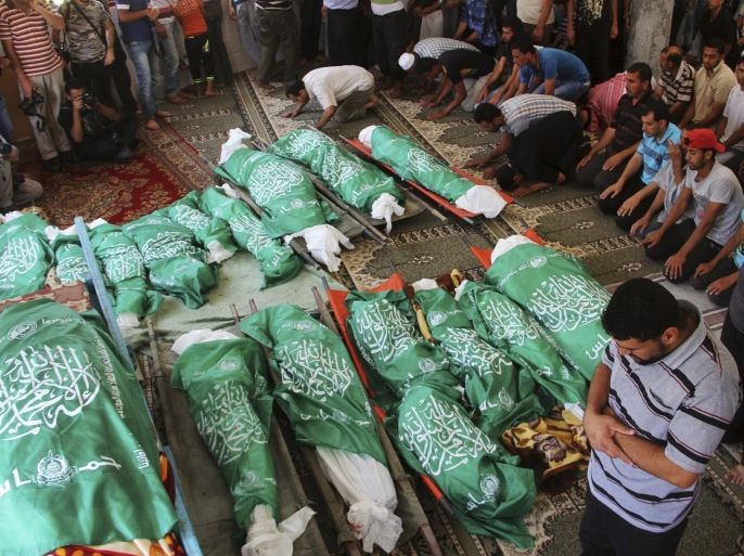 جثامين 17 فلسطينيا من عائلة جامع قضوا في قصف إسرائيلي على منزلهم في غزة - أسوشيتدبرس