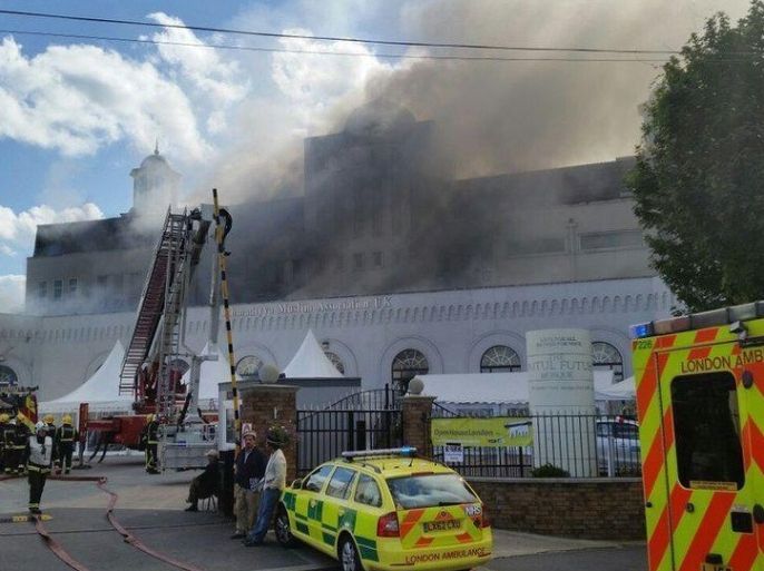 حريق غامض في مسجد جنوب لندن