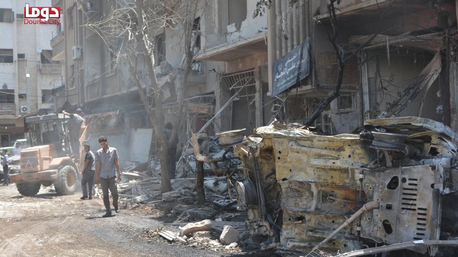 قصف سابق على مدينة دوما بريف دمشق الشرقي (ناشطون)