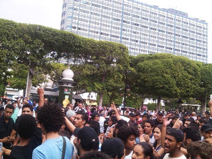 صورة 1: جانب من احتجاجات على مشروع قانون المصالحة/شارع الحبيب بورقيبة/العاصمة تونس/سبتمبر/أيلول 2015