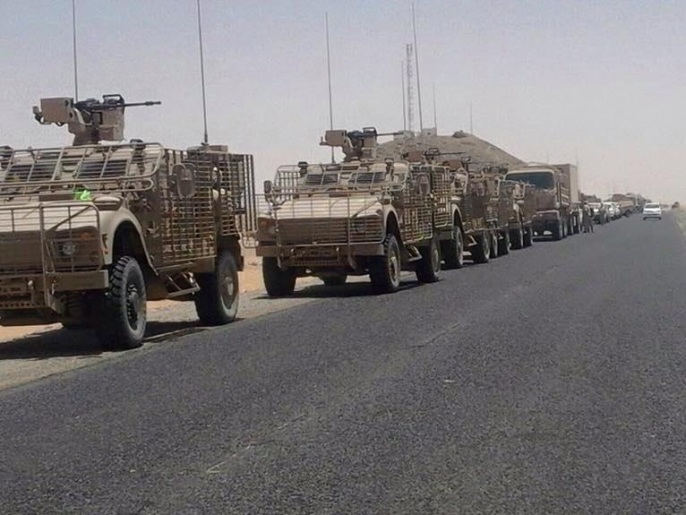 ‪‬ عربات وآليات عسكرية مدرعة وصلت إلى مأرب مؤخرا استعدادا لمعركة صنعاء(الجزيرة)
