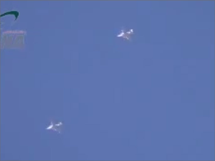 ‪طائرات روسية تم رصدها في أجواء ريف حماة‬ (ناشطون)