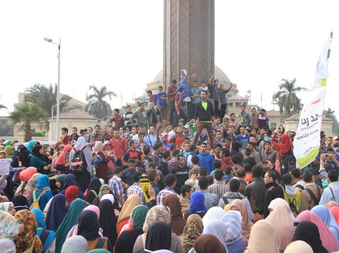 الدراسة تبدأ بمصر وسط وقعات استمرار الحراك الطلابي الرافض للانقلاب - الجزيرة نت أرشيف