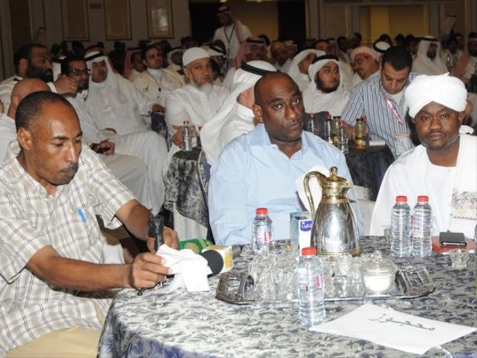 جانب من برنامج تفويج الحجاج بحضور ممثلي مكاتب شؤون بعثات الحج العرب ومجموعات الخدمة الميدانية (الجزيرة)