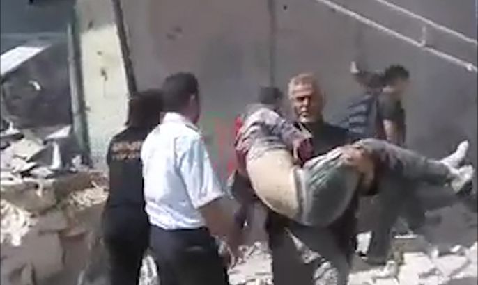 انتشال قتلى وجرحى غارات النظام بريف إدلب