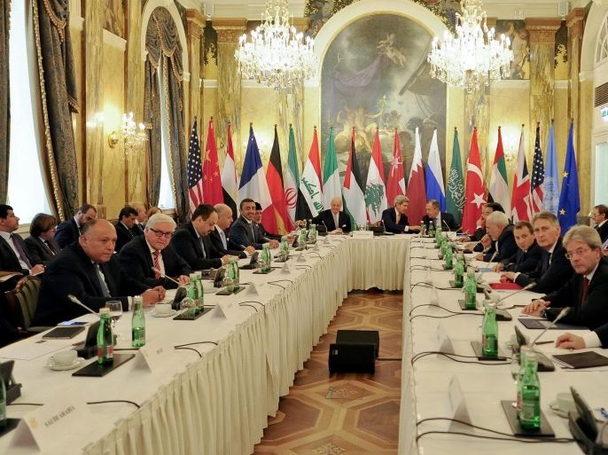 US Secretary of State John Kerry (C) and Russian Foreign Minister Sergei Lavrov (C-R) head an international conference on Syria at the Hotel Imperial in Vienna, Austria, 30 October 2015. Nearly 20 top diplomats from regional rivals and key powers in the Syrian civil war gathered in Vienna on Friday for peace talks aimed at finding a solution to the conflict that began in 2011. EPA/HERBERT NEUBAUER no restriction apply