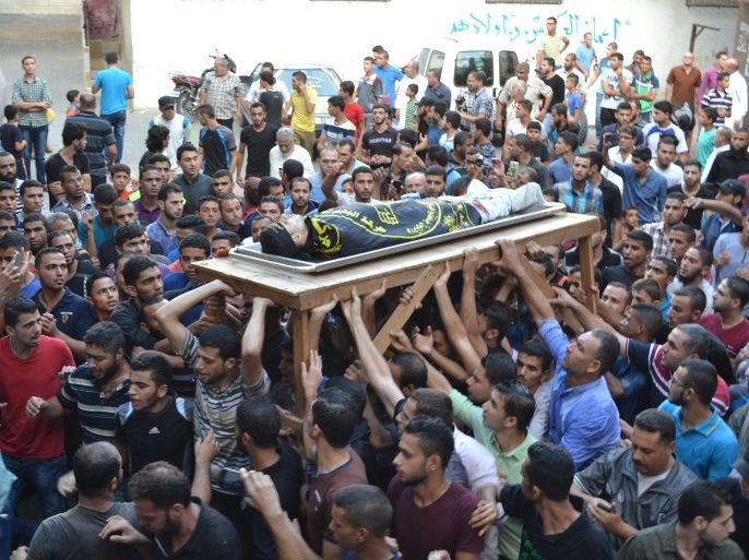 قطاع غزة/ مخيم النصيرات وسط القطاع/ 9 أكتوبر 2015/ تشييع جثمان الشهيد أحمد يحيى الهرباوي