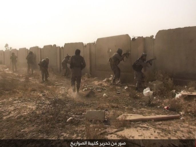 صورة نشرها تنظيم الدولة لإحدى معاركه العسكرية في دير الزور