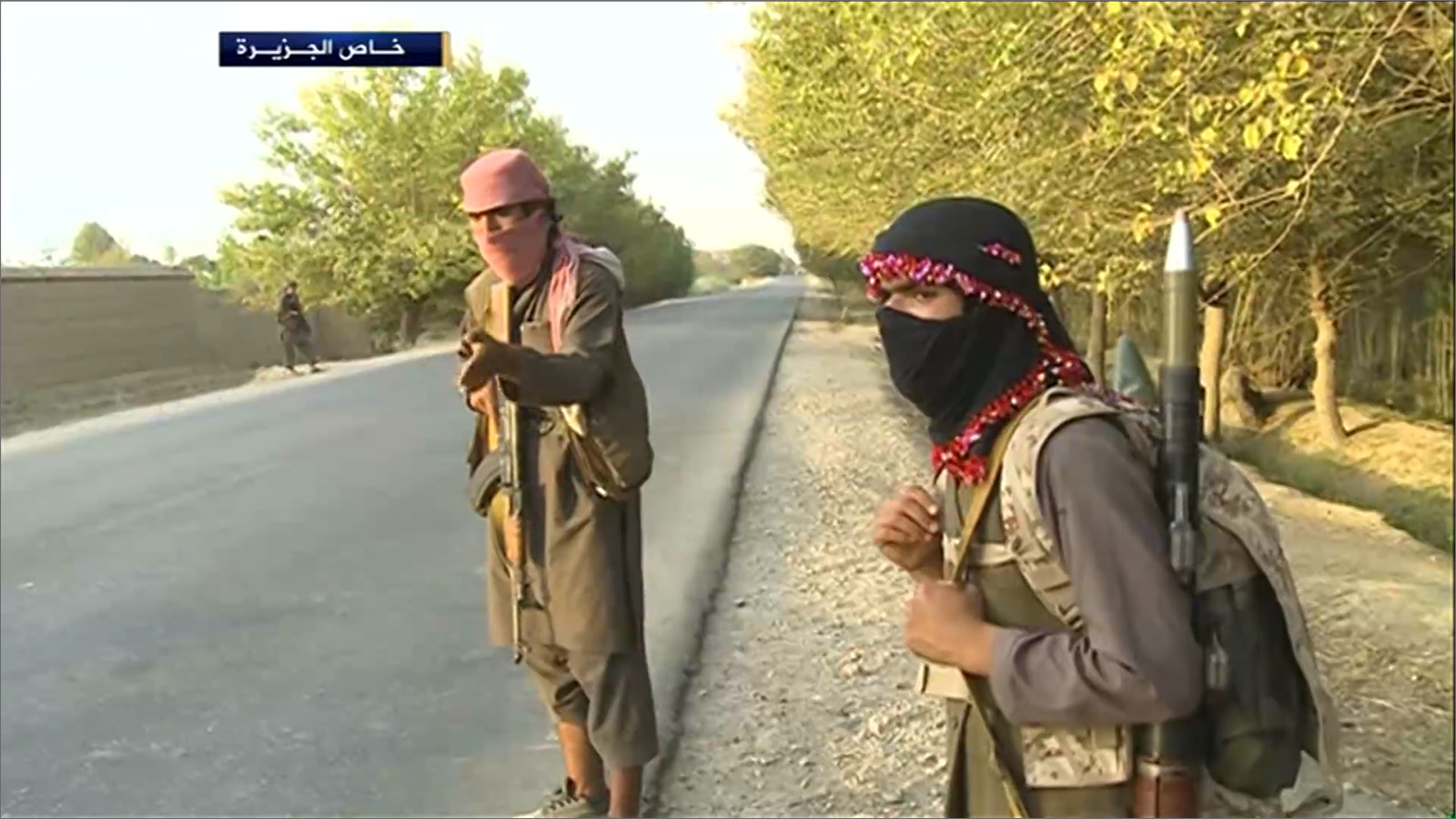 ‪مسلحو طالبان ما يزالون يسيطرون على قندوز‬ (الجزيرة)