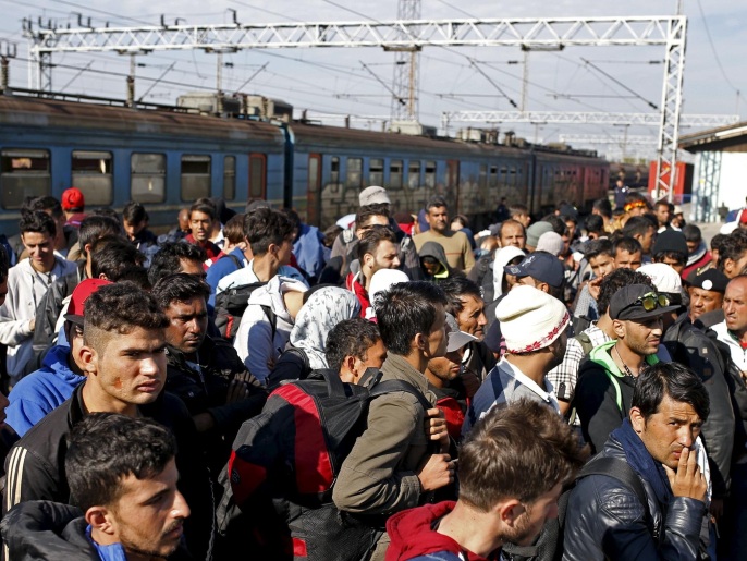 ‪(رويترز)‬ تتوقع الأمم المتحدة وصول مئات الآلاف من اللاجئين إلى أوروبا هذا العام