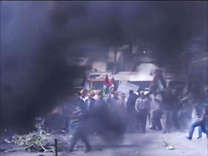 الاحتلال يطلق قنابل غاز على مسيرة عند حاجز قلنديا