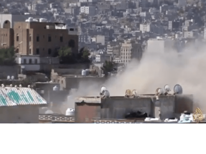 مسلحي الحوثيين يقصفون أحياءسكنية بمدينة تعز