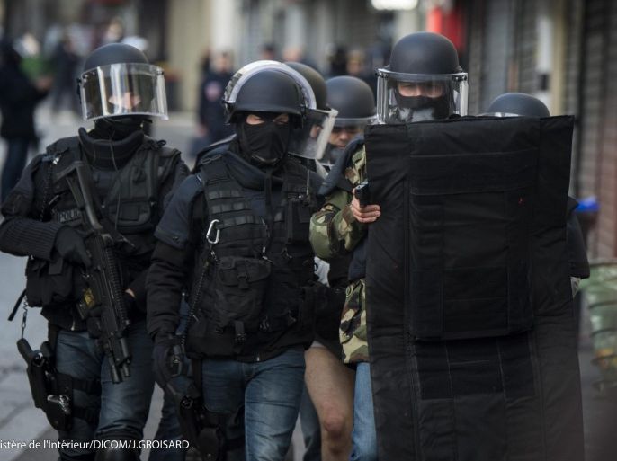 A handout picture provided by the French Ministry of Interior on 20 November 2015 shows police forces evacuating a suspect (C) during a police assault in Saint Denis, near Paris, France, 18 November 2015. Abdelhamid Abaaoud, the man suspected of having masterminded last week's Paris terrorist attacks, was killed during the violent police raid, prosecutor Francois Molins said on 19 November 2015. EPA/JEROME GROISARD/DICOM/MINISTRY OF INTERIOR/HANDOUT HANDOUT EDITORIAL USE ONLY/NO SALES/NO ARCHIVES