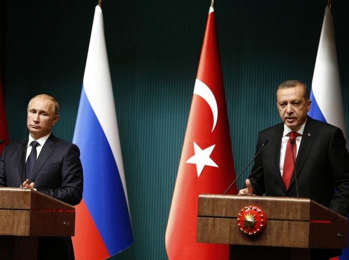 Russia's President Vladimir Putin and Turkey's President Tayyip Erdogan attend a news conference at the Presidential Palace in Ankara December 1, 2014. REUTERS/Umit Bektas (TURKEY - Tags: POLITICS)