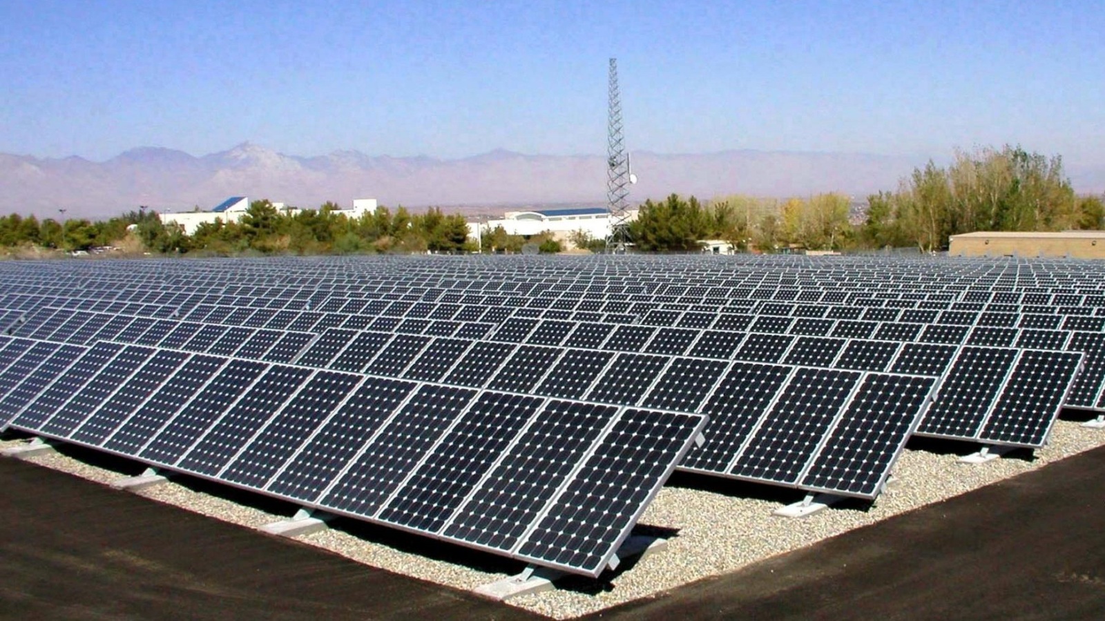 ‪المغرب يتوقع أن تصل قدرته على إنتاج الكهرباء من الطاقة الشمسية إلى ألفي ميغاوات سنة 2020‬ (الجزيرة)