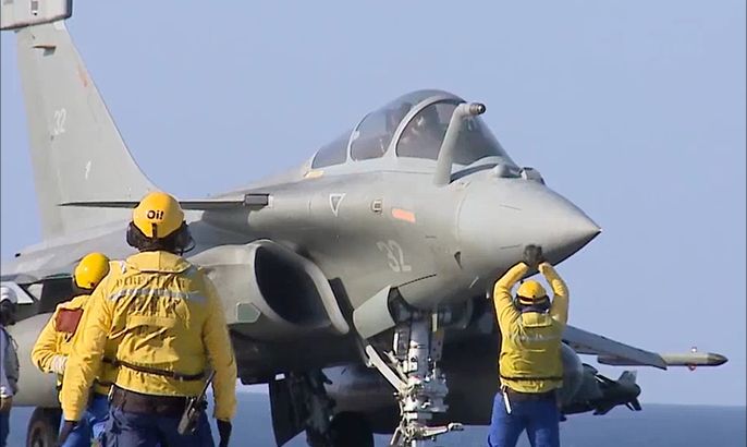 انطلاق طائرات "رافال" الفرنسية لشن غارات على تنظيم الدولة