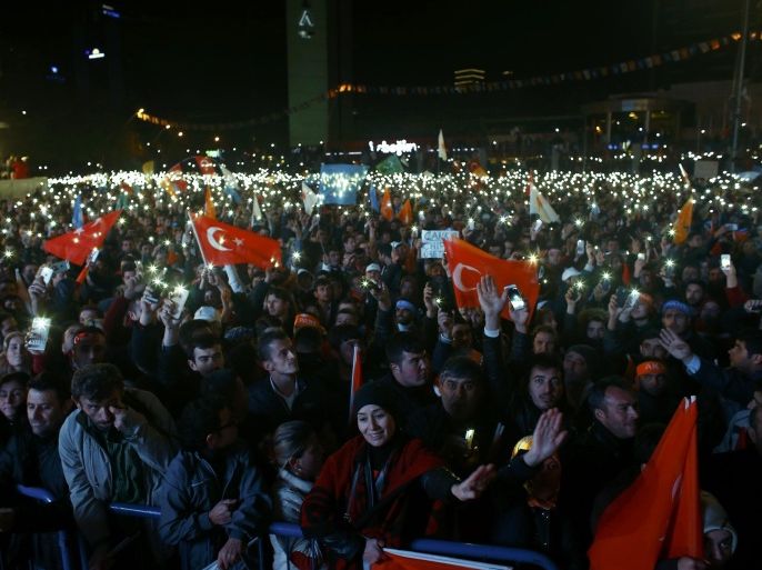 Supporters wait for the arrival of Turkish Prime Minister Ahmet Davutoglu in Ankara, Turkey November 2, 2015. Davutoglu described the outcome of a general election which swept his AK Party back to a parliamentary majority on Sunday as a victory for democracy. REUTERS/Umit Bektas