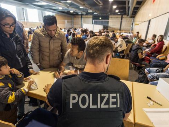 ضغط اللاجئين ألزم الحكومة الألمانية بتسريع إجراءاتها (دويتشه فيلله)
