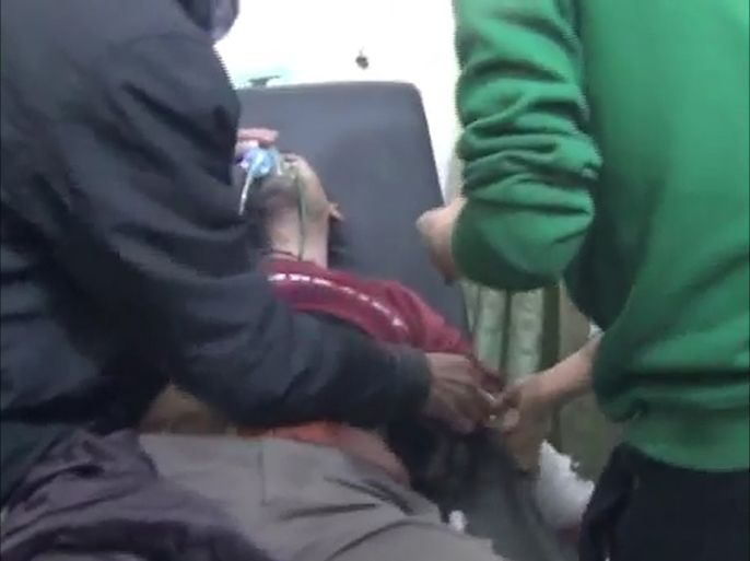 إصابة مدنيين جراء قصف بمواد كيميائية بمعضمية الشام